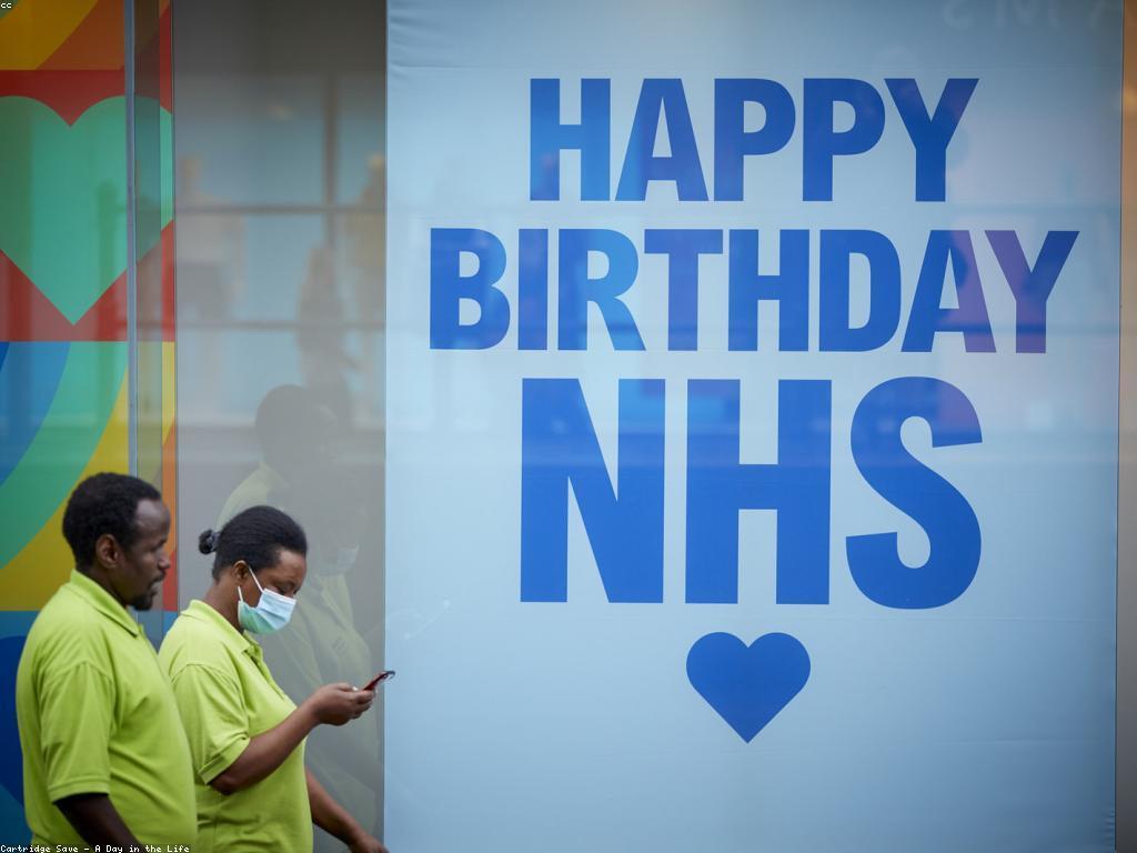 អត្ថិភាពនៃព័ត៌មានស្លុតលើការជឿទុកចិត្តក្នុងសង្គម